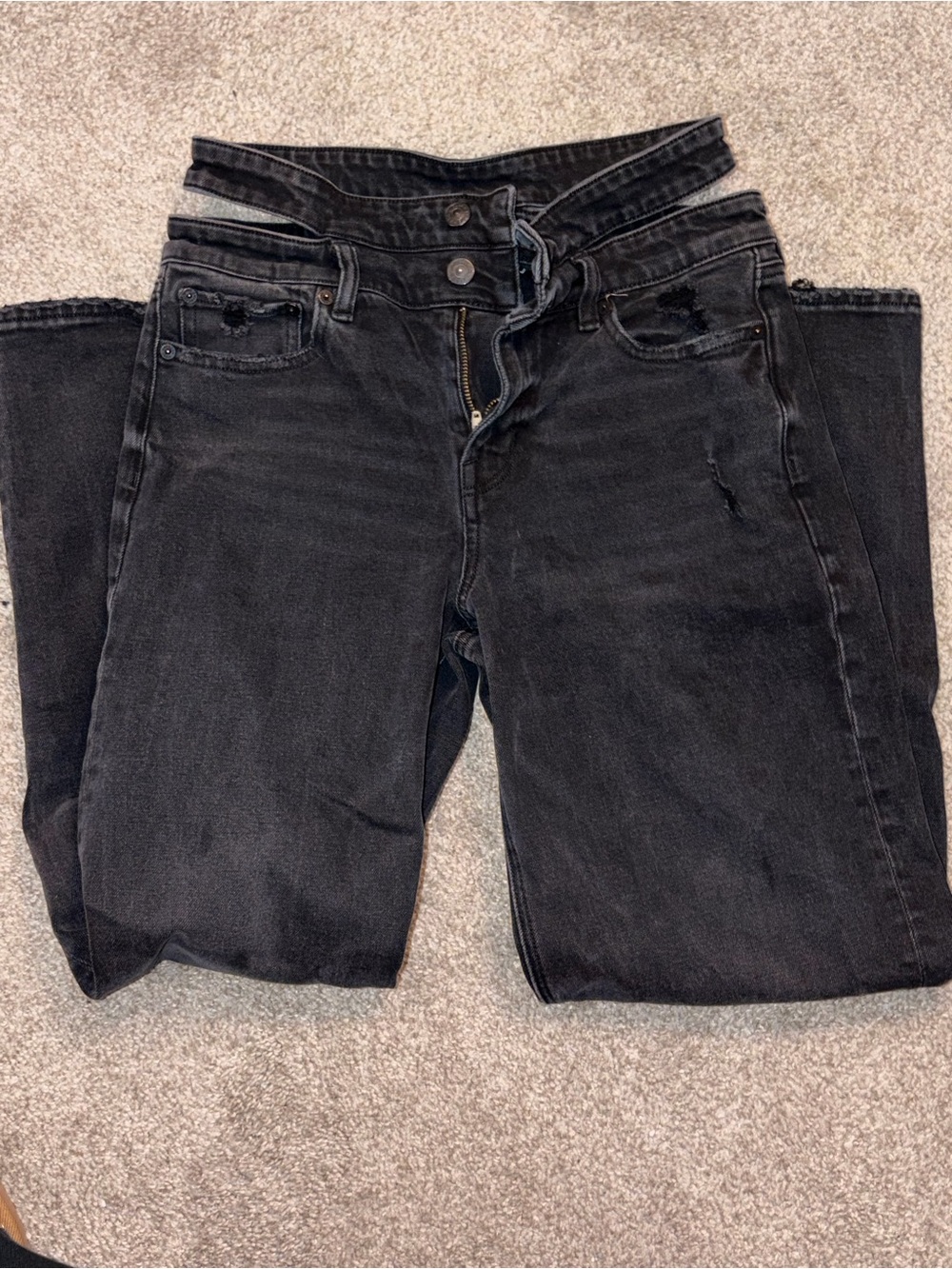 American Eagle Super High-Rise Baggy Straight Jeans with Cut-out Waist